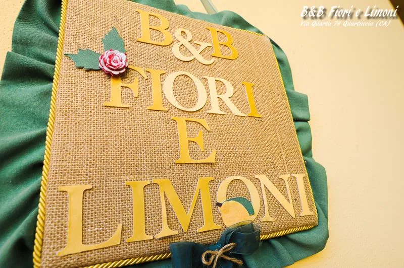 L'insegna del B&B Fiori e Limoni